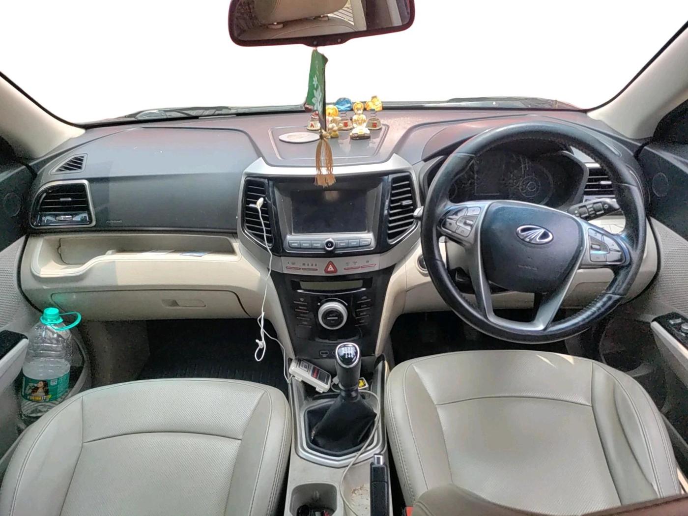 2021 Mahindra XUV300 W8 (O) 1.2 PETROL, Petrol, Manual, 98,661 km, interior