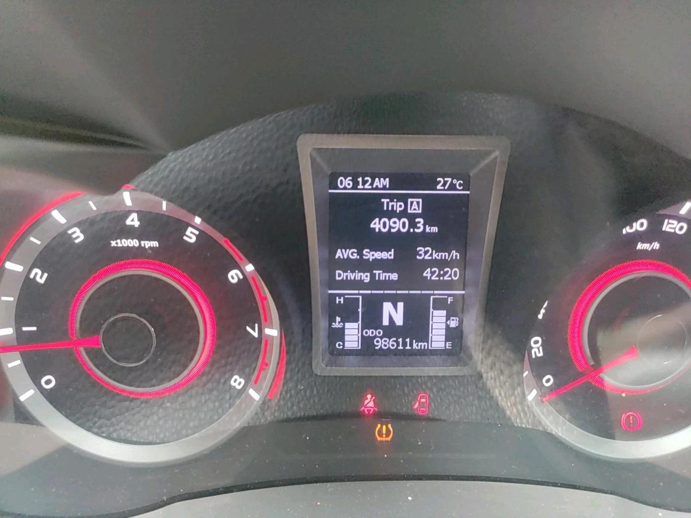 2021 Mahindra XUV300 W8 (O) 1.2 PETROL, Petrol, Manual, 98,661 km, interior
