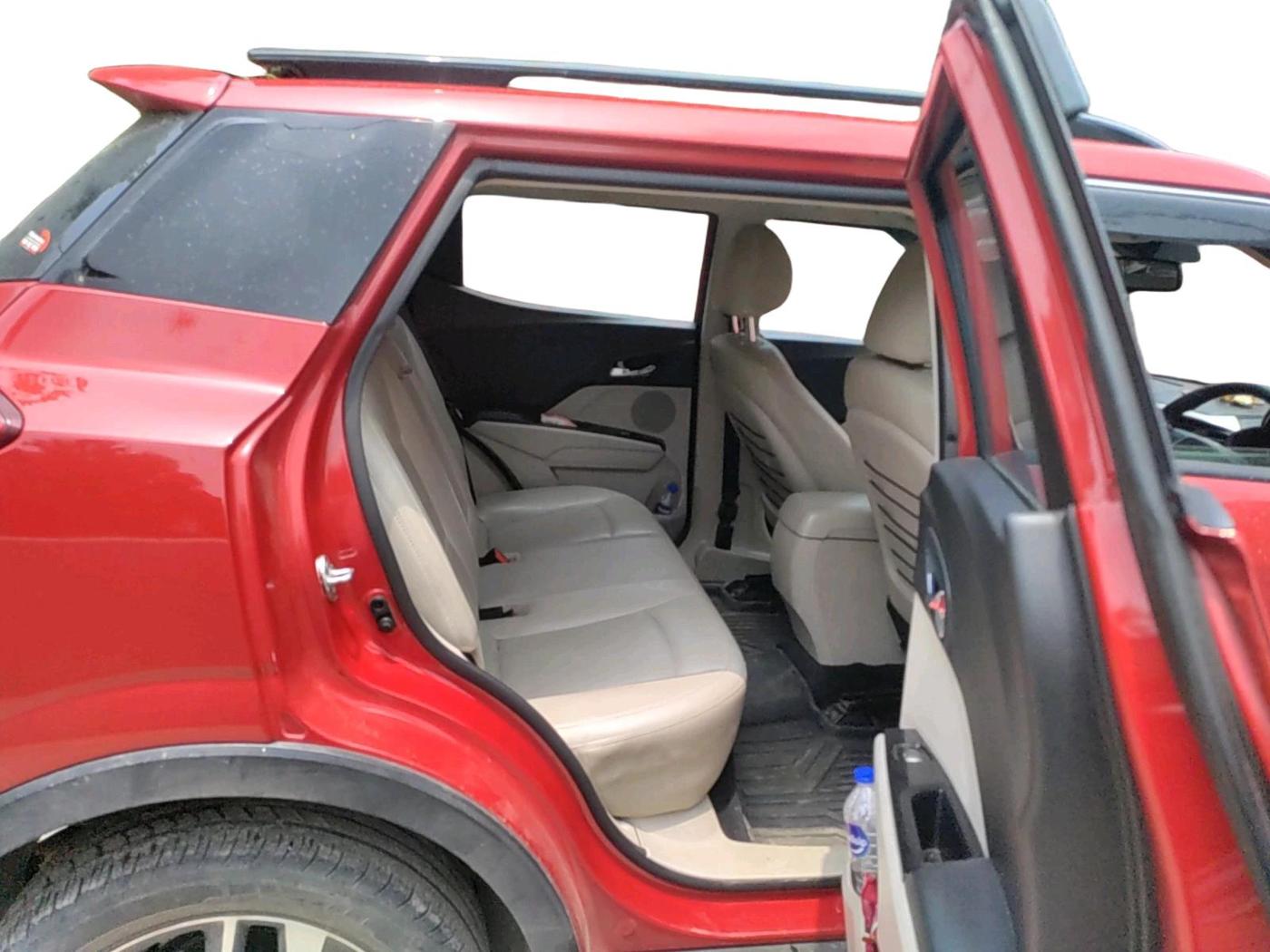 2021 Mahindra XUV300 W8 (O) 1.2 PETROL, Petrol, Manual, 98,661 km, interior