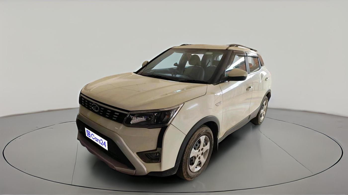 2020 Mahindra XUV300 W6 1.2 PETROL, Petrol, Manual, 24,043 km, exterior