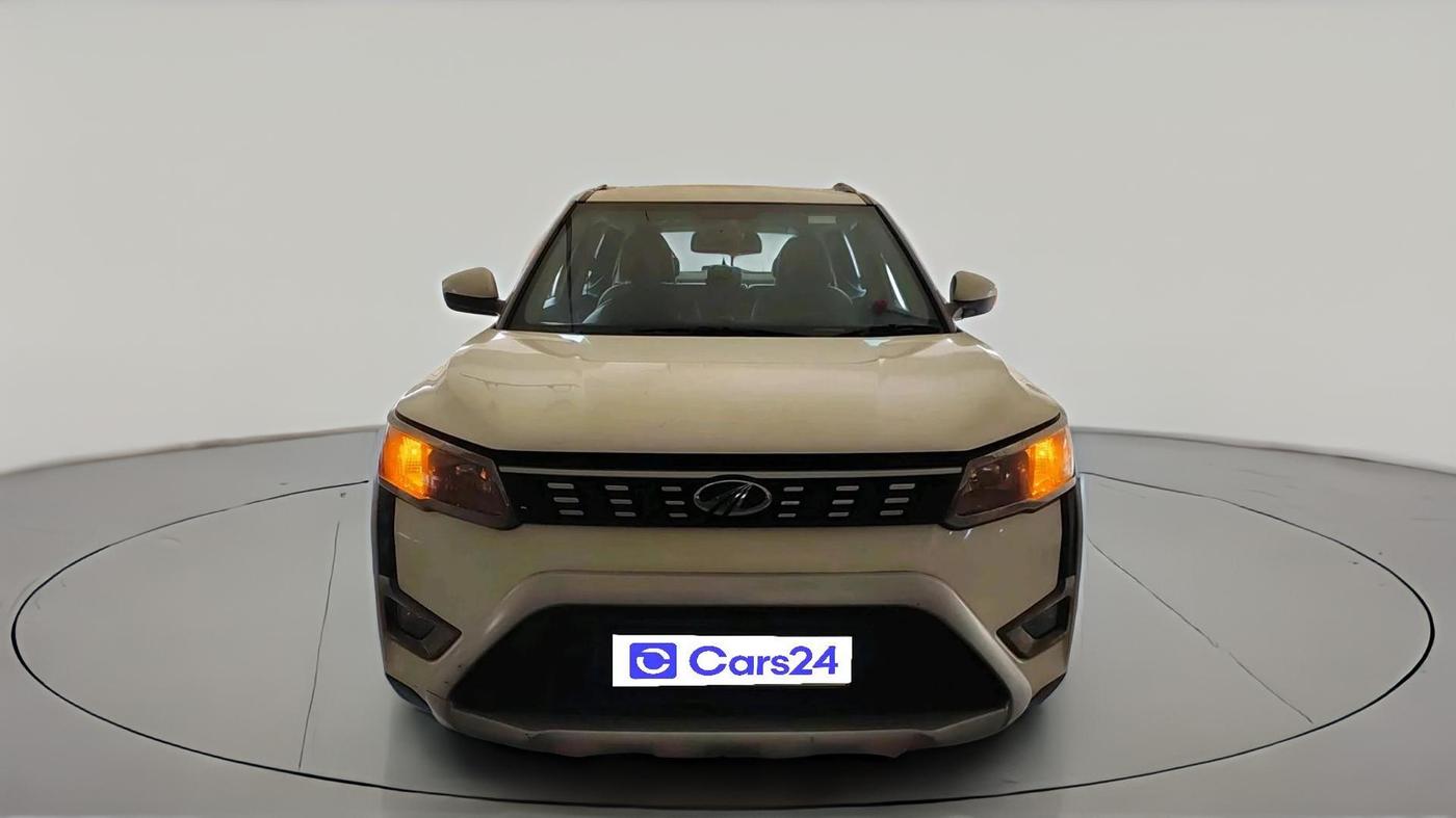 2020 Mahindra XUV300 W6 1.2 PETROL, Petrol, Manual, 24,043 km, exterior