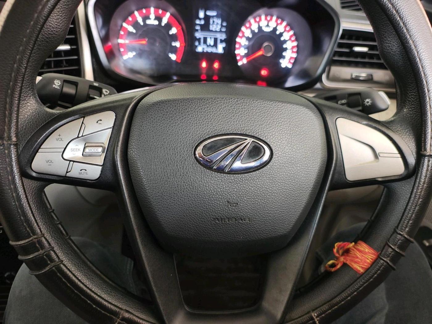 2020 Mahindra XUV300 W6 1.2 PETROL, Petrol, Manual, 24,043 km, interior