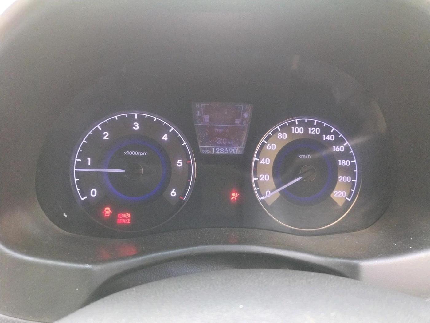 2012 Hyundai Verna FLUIDIC 1.6 CRDI SX, Diesel, Manual, 1,28,690 km, interior
