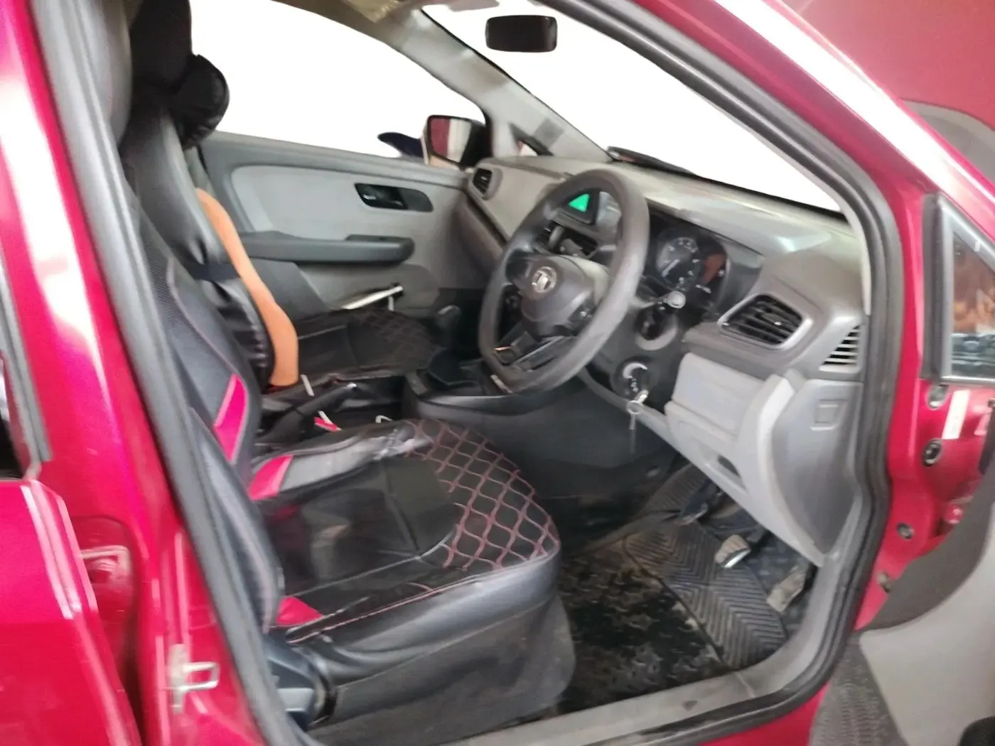 2020 Tata ALTROZ XE PETROL, Petrol, Manual, 1,11,230 km, interior