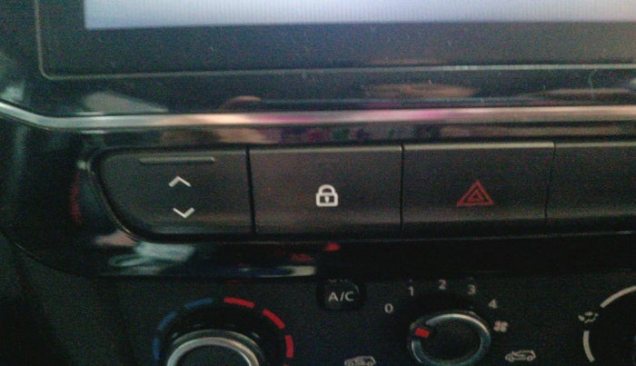 2021 Renault Kwid RXT 1.0 AMT (O), Petrol, Automatic, 28,729 km, interior