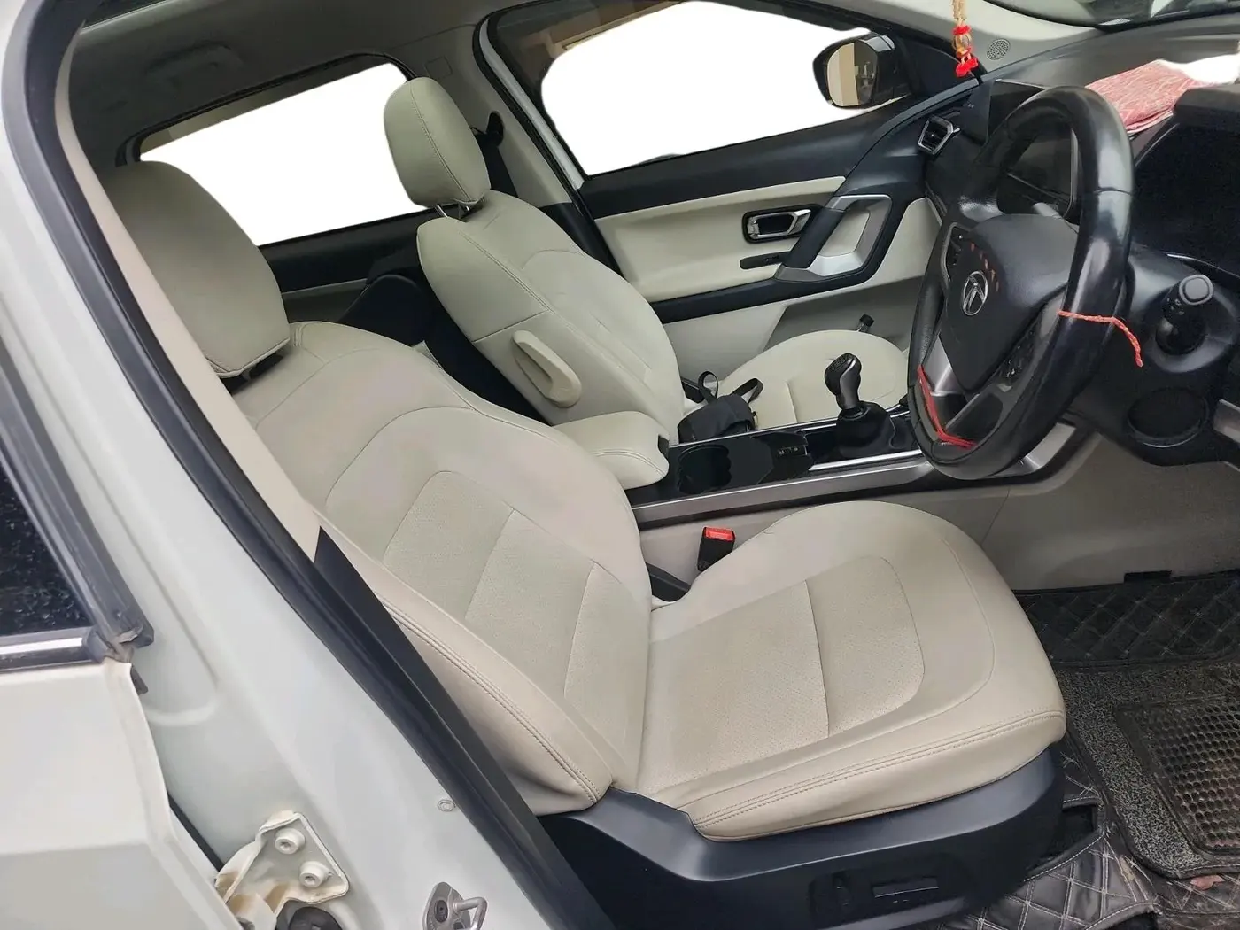 2021 Tata Safari XZ PLUS, Diesel, Manual, 28,091 km, interior