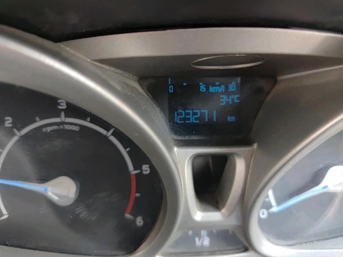 2014 Ford Ecosport TITANIUM 1.5L DIESEL, Diesel, Manual, 1,23,271 km, interior