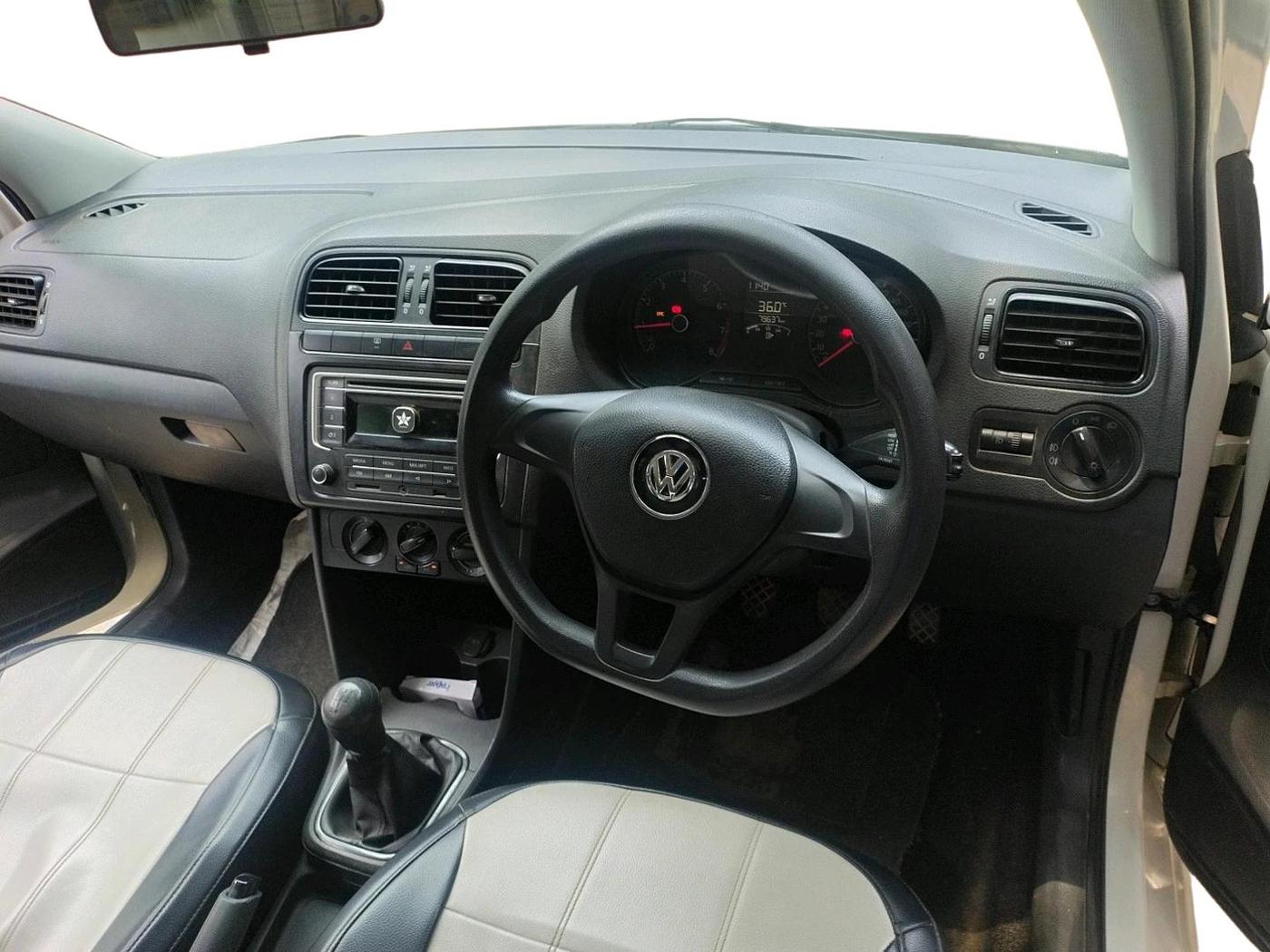 2015 Volkswagen Polo COMFORTLINE 1.2L, Petrol, Manual, 79,637 km, interior