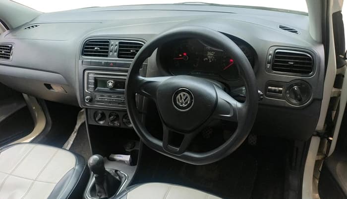 2015 Volkswagen Polo COMFORTLINE 1.2L, Petrol, Manual, 79,637 km, interior
