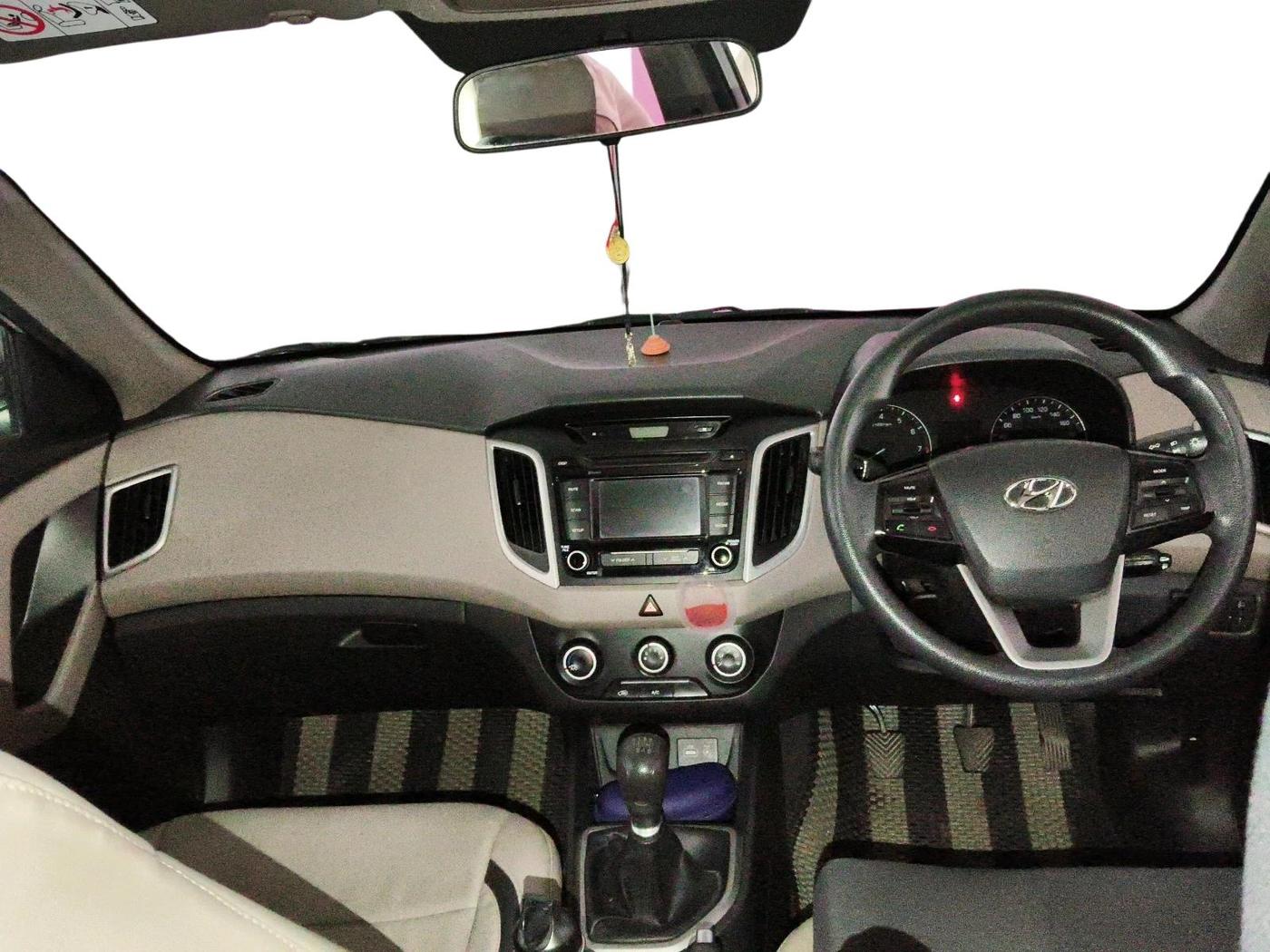 2017 Hyundai Creta E PLUS 1.6 PETROL, Petrol, Manual, 1,29,821 km, interior