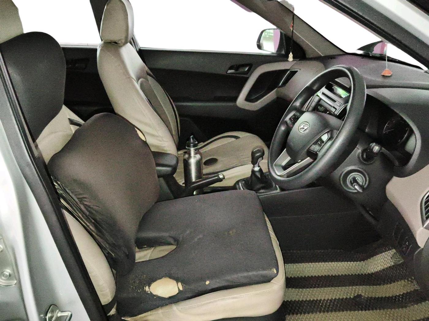 2017 Hyundai Creta E PLUS 1.6 PETROL, Petrol, Manual, 1,29,821 km, interior