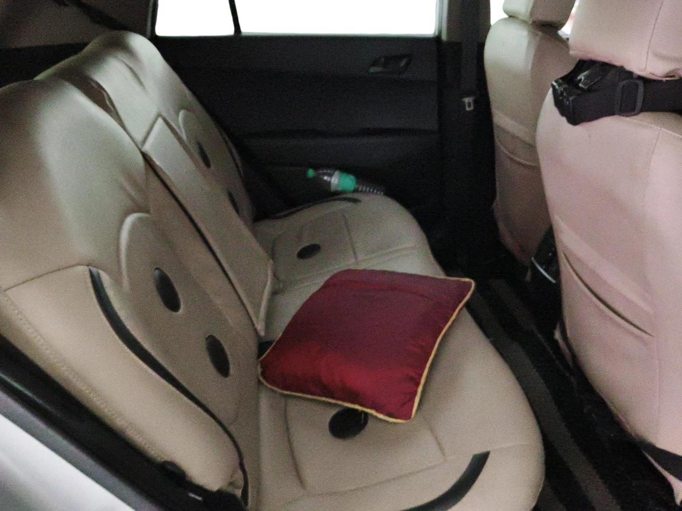 2017 Hyundai Creta E PLUS 1.6 PETROL, Petrol, Manual, 1,29,821 km, interior