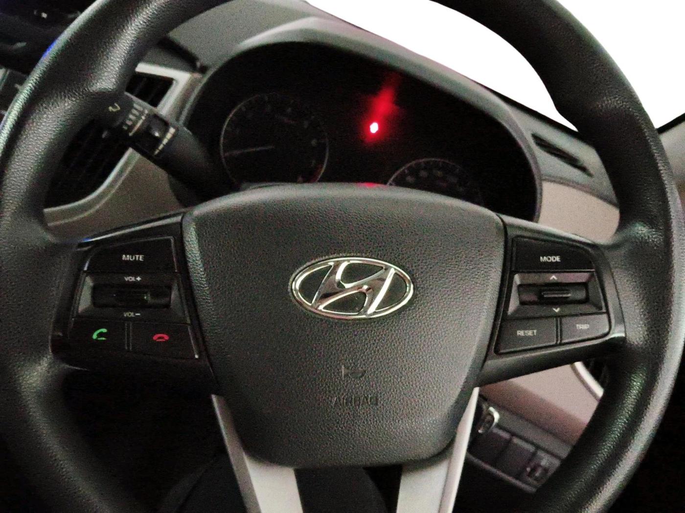 2017 Hyundai Creta E PLUS 1.6 PETROL, Petrol, Manual, 1,29,821 km, interior