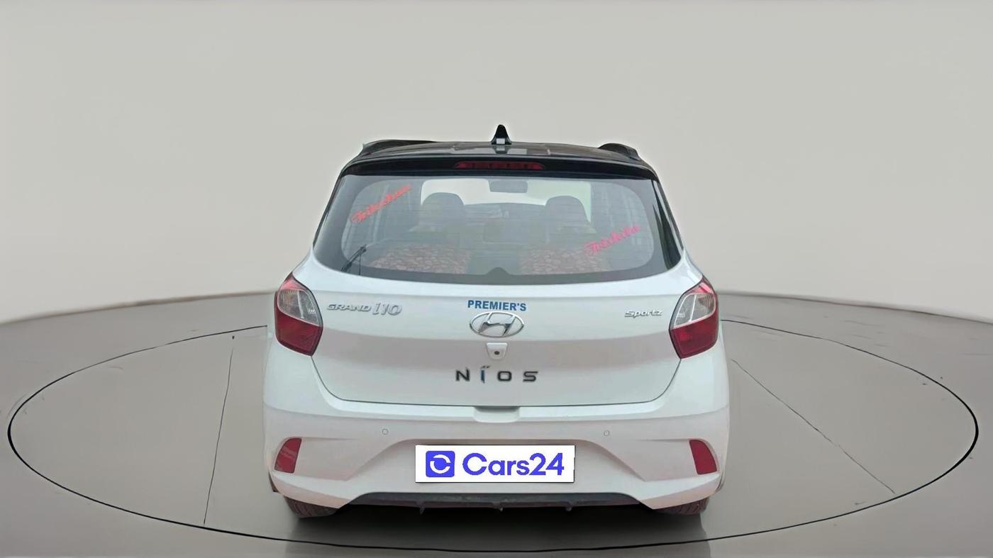 2021 Hyundai GRAND I10 NIOS SPORTZ 1.2 KAPPA VTVT DUAL TONE, Petrol, Manual, 14,774 km, exterior