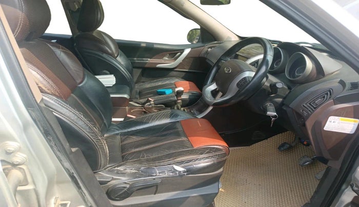 2012 Mahindra XUV500 W8, Diesel, Manual, 1,04,951 km, interior