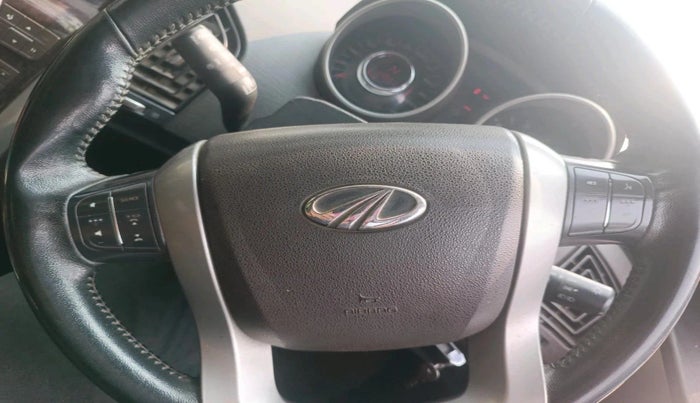 2012 Mahindra XUV500 W8, Diesel, Manual, 1,04,951 km, interior