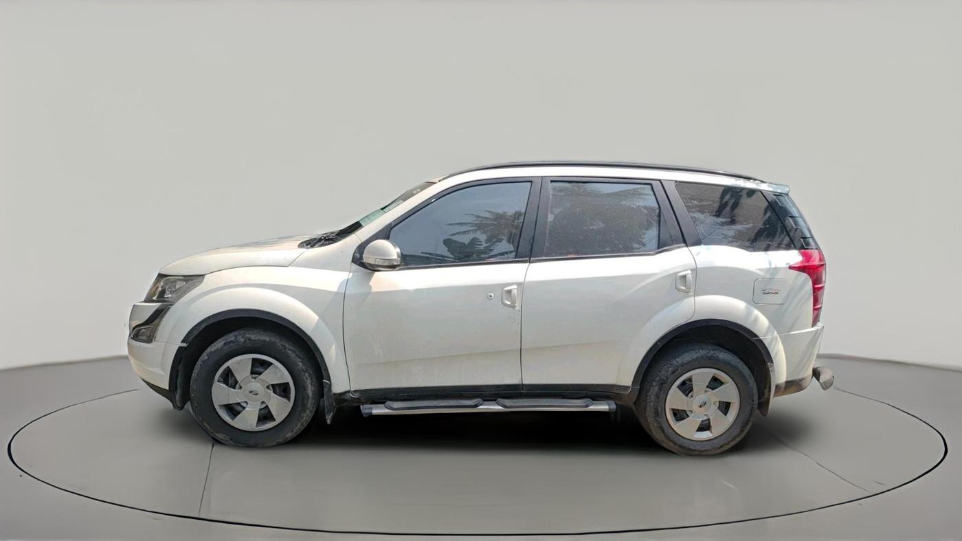 2016 Mahindra XUV500 W6, Diesel, Manual, 86,276 km, exterior