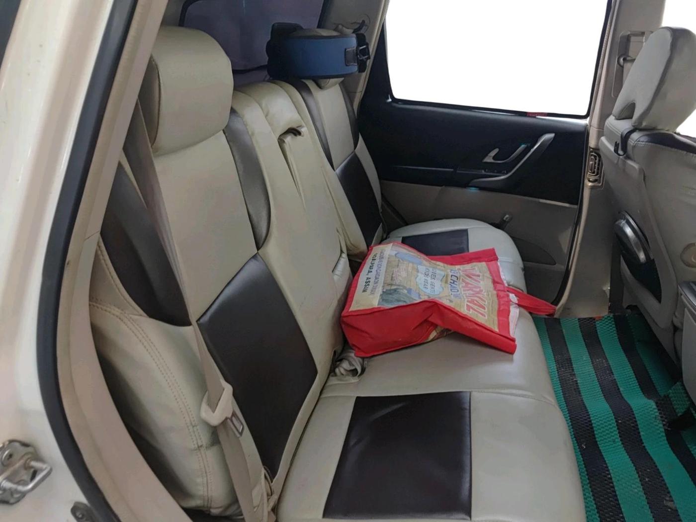 2016 Mahindra XUV500 W6, Diesel, Manual, 86,276 km, interior
