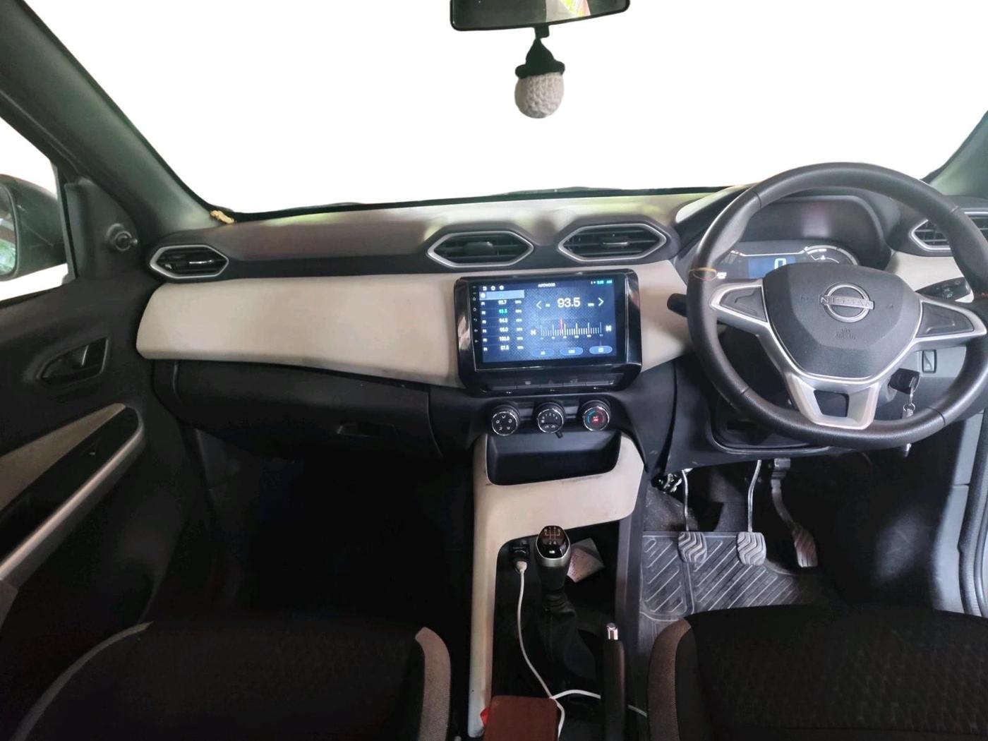 2023 Nissan MAGNITE XE, Petrol, Manual, 42,455 km, interior
