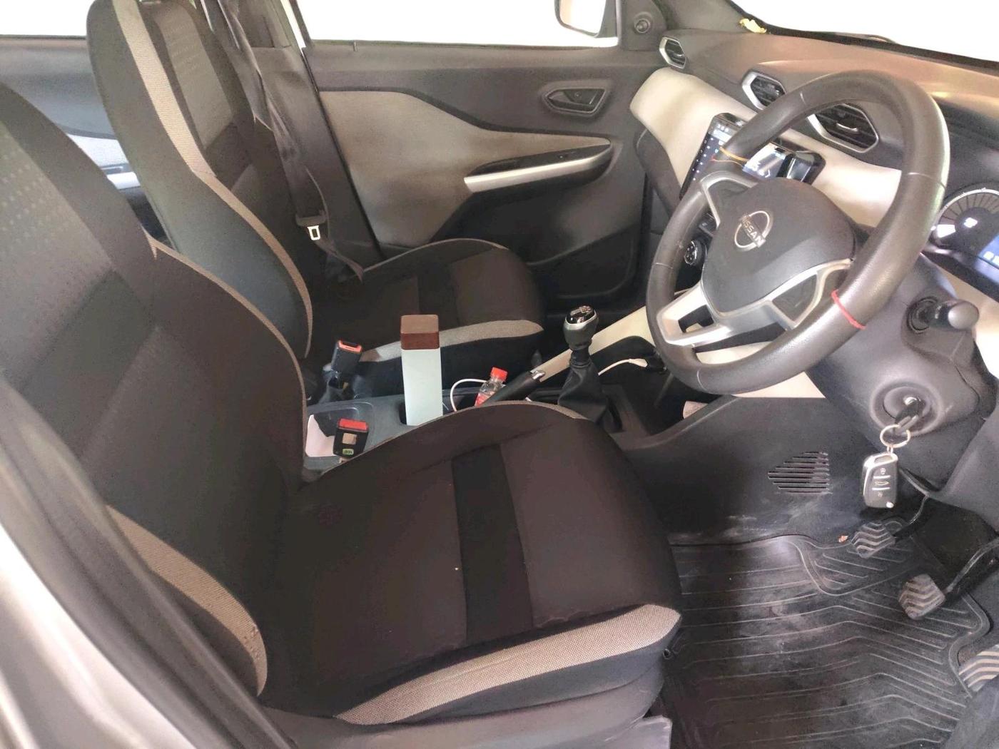 2023 Nissan MAGNITE XE, Petrol, Manual, 42,455 km, interior
