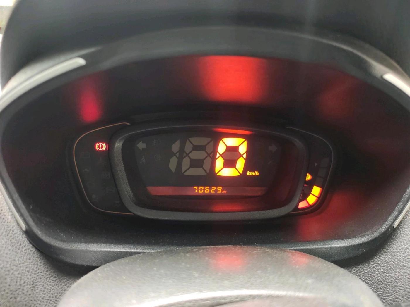 2017 Renault Kwid RXL, Petrol, Manual, 70,629 km, interior
