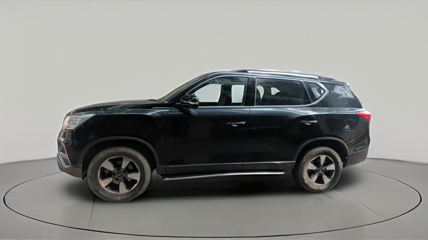 2020 Mahindra ALTURAS G4 2WD AT, Diesel, Automatic, 40,297 km, exterior