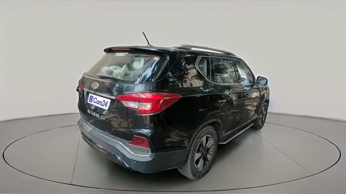 2020 Mahindra ALTURAS G4 2WD AT, Diesel, Automatic, 40,297 km, exterior