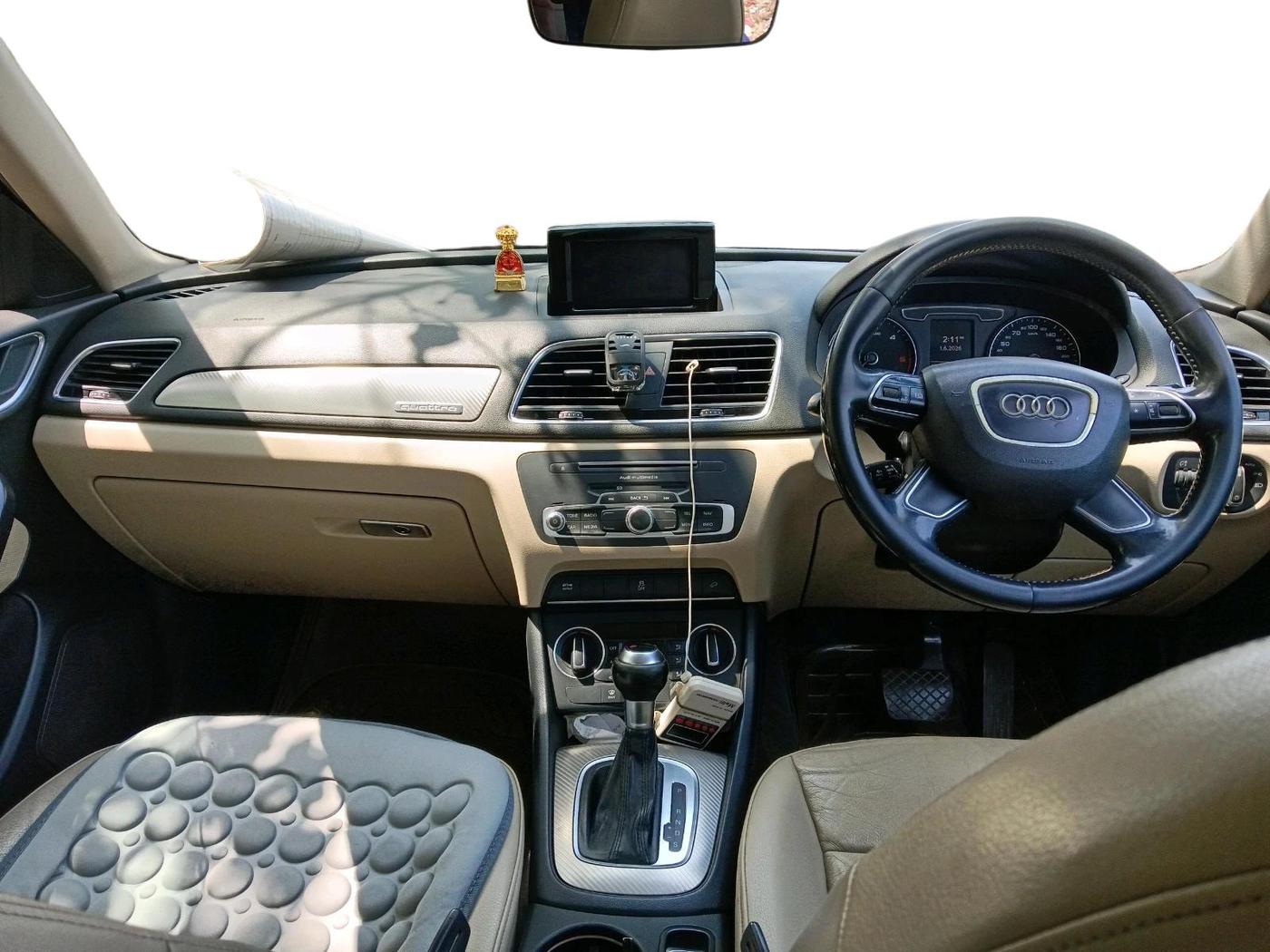 2017 Audi Q3 35 TDI Quattro, Diesel, Automatic, 1,29,067 km, interior