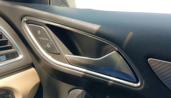2017 Audi Q3 35 TDI Quattro, Diesel, Automatic, 1,29,067 km, interior