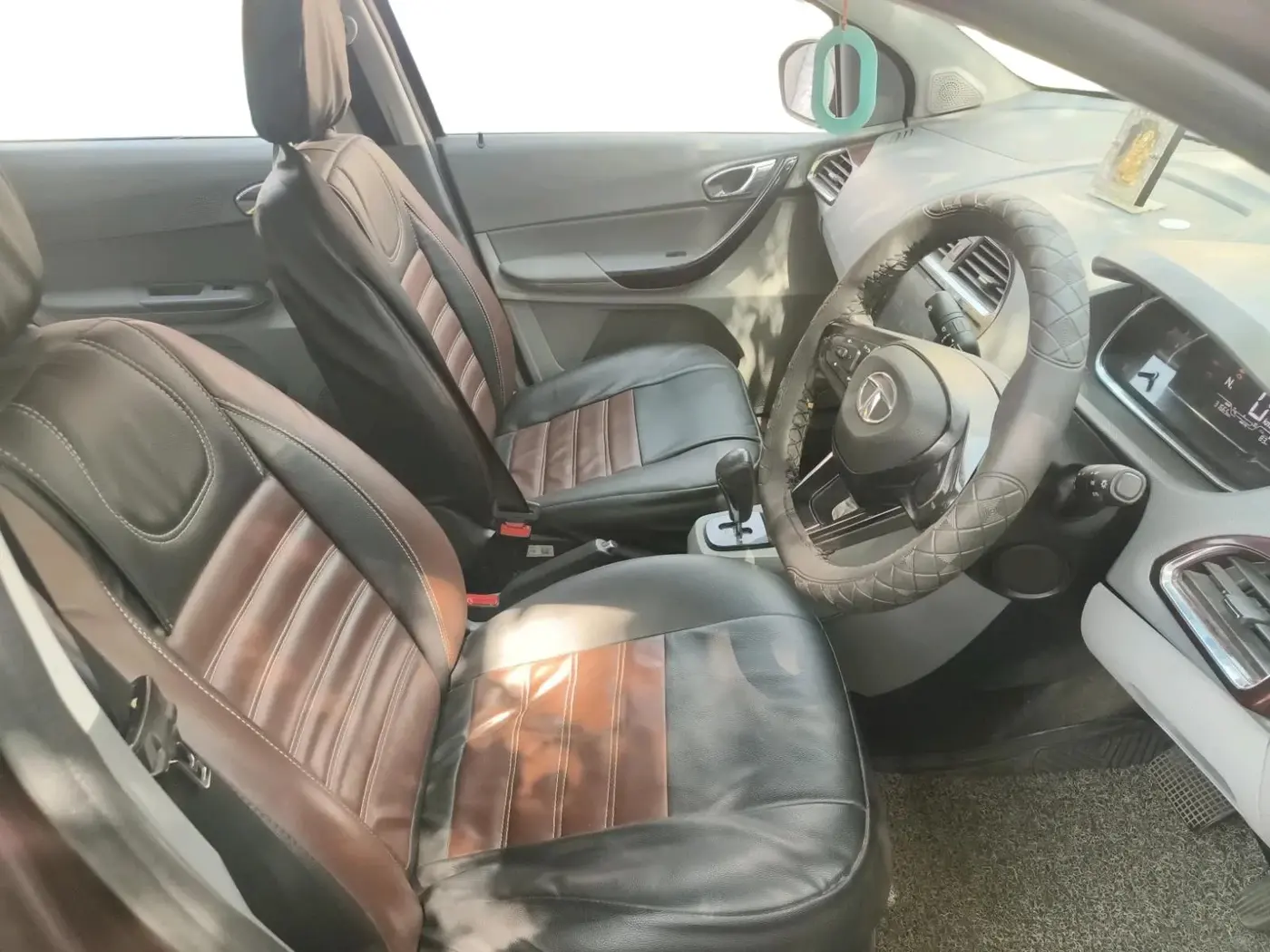 2021 Tata TIGOR XZA PLUS PETROL, Petrol, Automatic, 32,000 km, interior