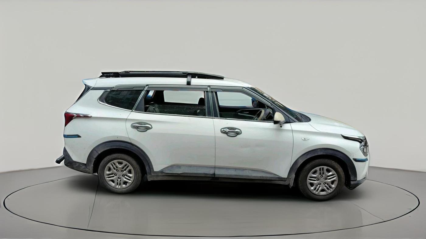 2024 KIA CARENS PREMIUM 1.5 PETROL 7 STR, Petrol, Manual, 38,000 km, exterior