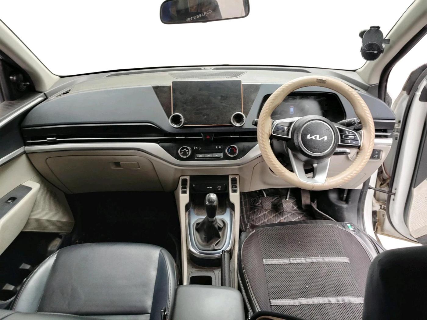 2024 KIA CARENS PREMIUM 1.5 PETROL 7 STR, Petrol, Manual, 38,000 km, interior