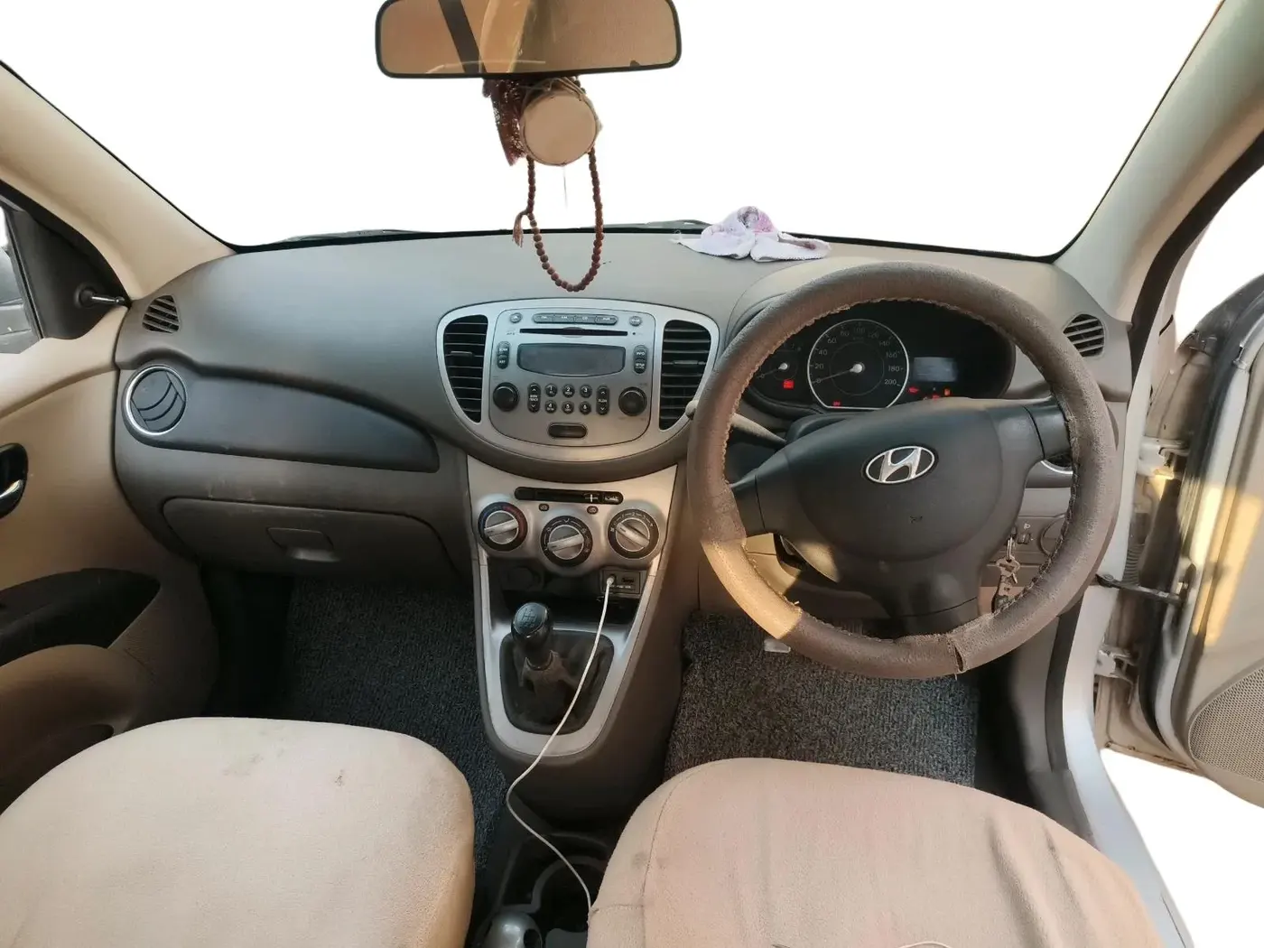 2014 Hyundai i10 SPORTZ 1.2, Petrol, Manual, 59,858 km, interior