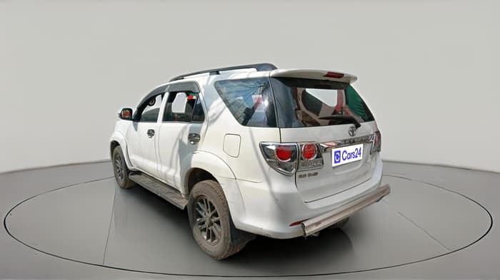 2015 Toyota Fortuner 3.0 4X2 MT, Diesel, Manual, 70,332 km, exterior