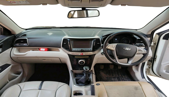 2020 Mahindra XUV300 W8 1.5 DIESEL, Diesel, Manual, 56,377 km, interior