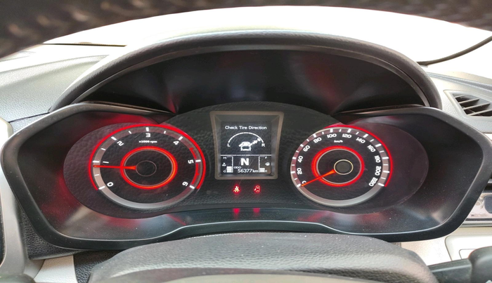 2020 Mahindra XUV300 W8 1.5 DIESEL, Diesel, Manual, 56,377 km, interior