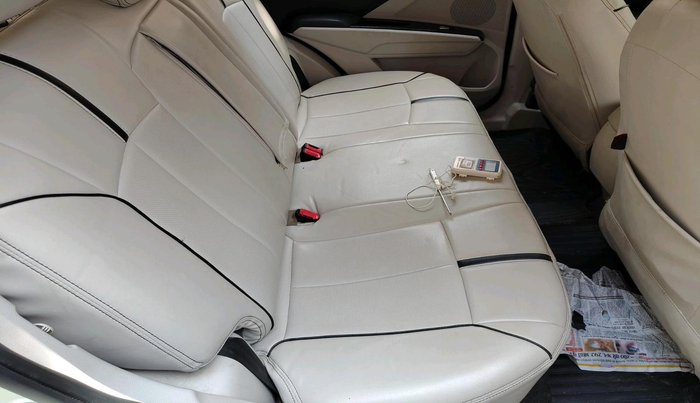 2020 Mahindra XUV300 W8 1.5 DIESEL, Diesel, Manual, 56,377 km, interior