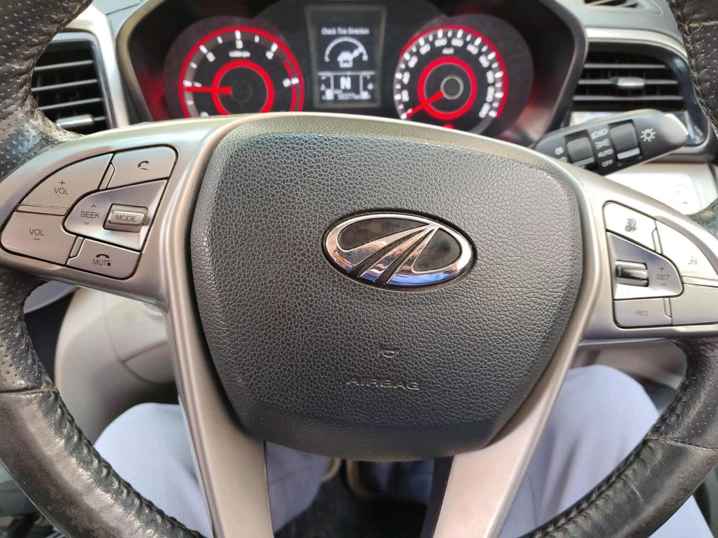 2020 Mahindra XUV300 W8 1.5 DIESEL, Diesel, Manual, 56,377 km, interior