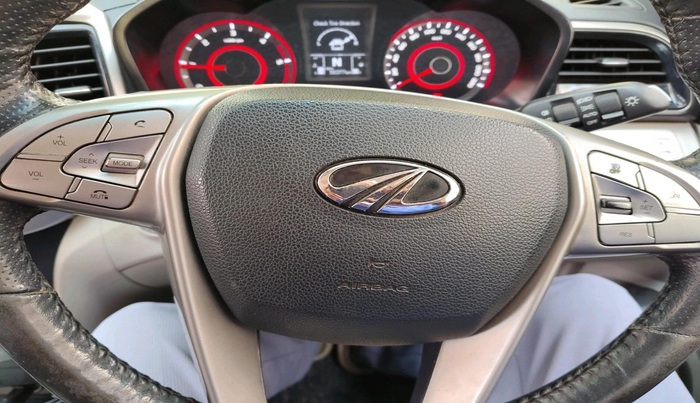 2020 Mahindra XUV300 W8 1.5 DIESEL, Diesel, Manual, 56,377 km, interior