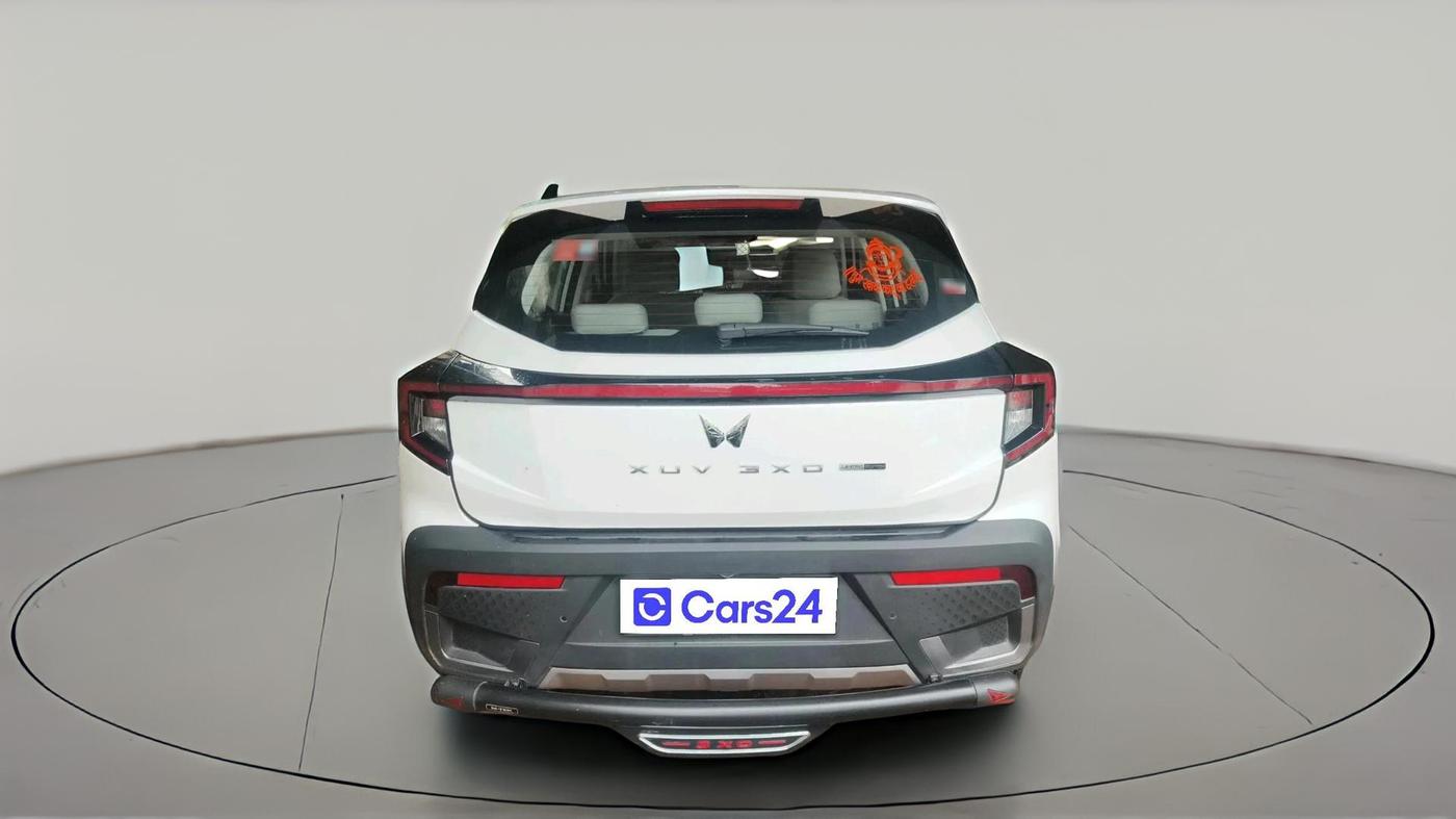 2025 Mahindra XUV 3XO AX5 1.2 L TCMPFi, Petrol, Manual, 3,930 km, exterior