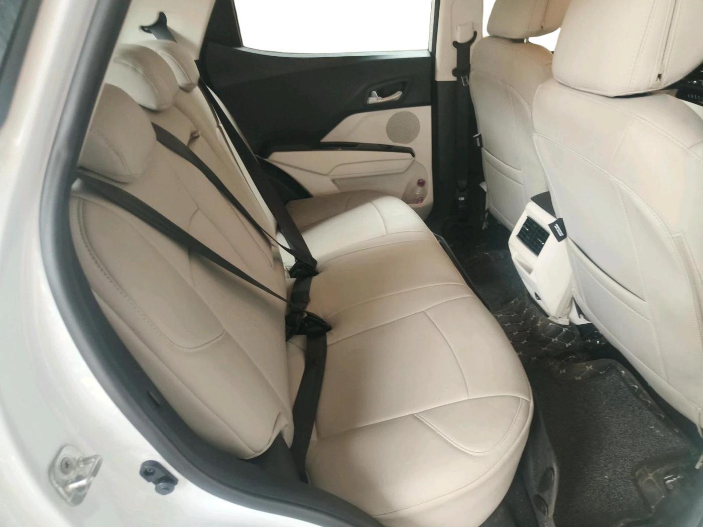 2025 Mahindra XUV 3XO AX5 1.2 L TCMPFi, Petrol, Manual, 3,930 km, interior