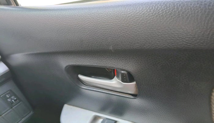 2015 Maruti Wagon R 1.0 LXI, Petrol, Manual, 74,711 km, interior