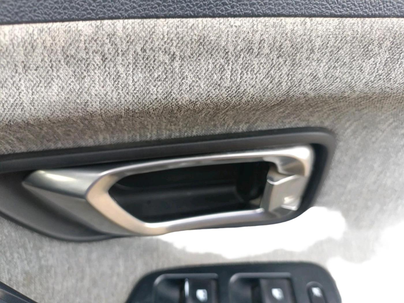 2024 Tata Safari PURE PLUS S, Diesel, Manual, 1,27,680 km, interior