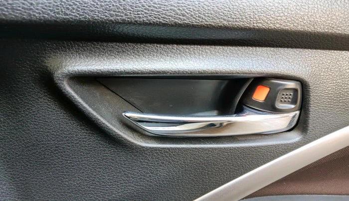 2022 Maruti BREZZA ZXI SMART HYBRID , Petrol, Manual, 25,825 km, interior