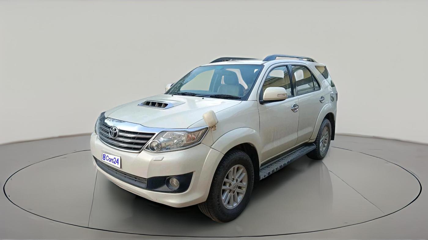 2013 Toyota Fortuner 3.0 4X4 MT, Diesel, Manual, 1,40,584 km, exterior