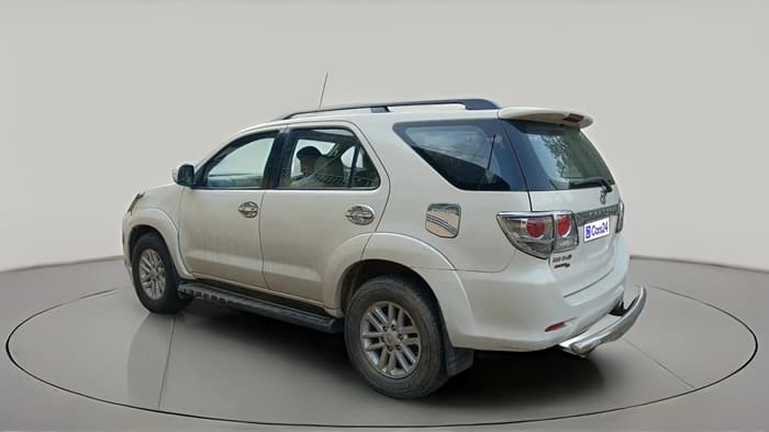 2013 Toyota Fortuner 3.0 4X4 MT, Diesel, Manual, 1,40,584 km, exterior