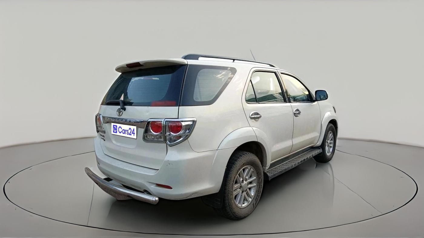 2013 Toyota Fortuner 3.0 4X4 MT, Diesel, Manual, 1,40,584 km, exterior