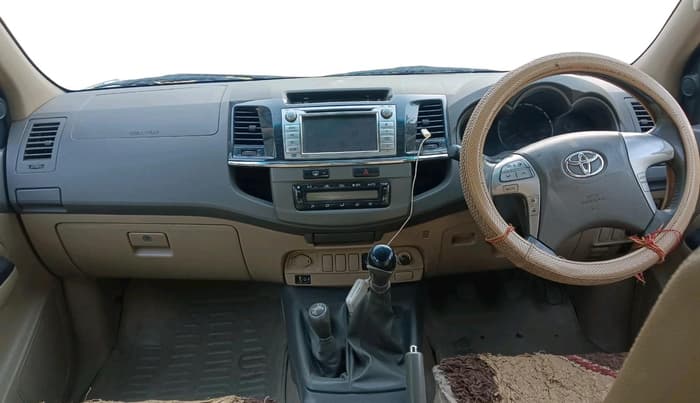 2013 Toyota Fortuner 3.0 4X4 MT, Diesel, Manual, 1,40,584 km, interior
