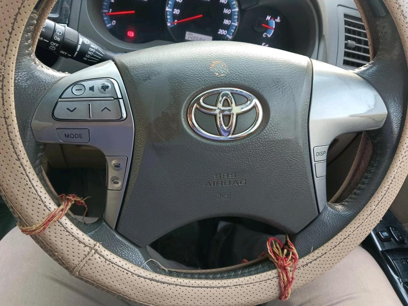 2013 Toyota Fortuner 3.0 4X4 MT, Diesel, Manual, 1,40,584 km, interior
