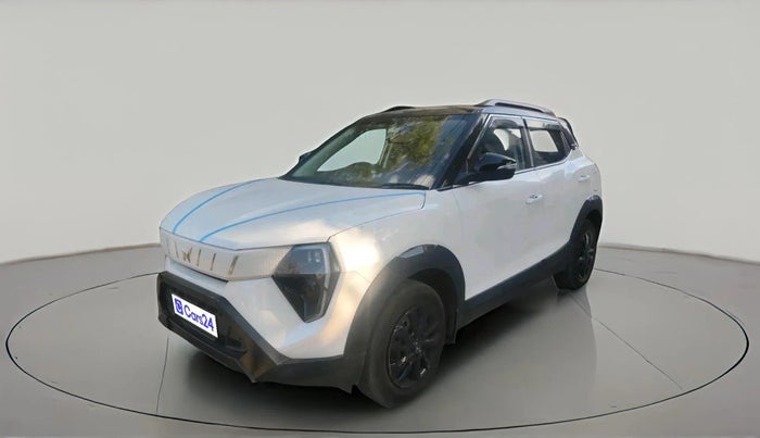 2025 Mahindra XUV 3XO REVX M 1.2 Petrol, Petrol, Manual, 12,691 km, exterior
